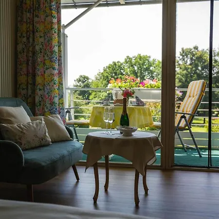 Liebevoll Eingerichtetes Am Kurpark In Apartment Bad Birnbach