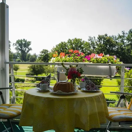 Liebevoll Eingerichtetes Am Kurpark In Apartment Bad Birnbach